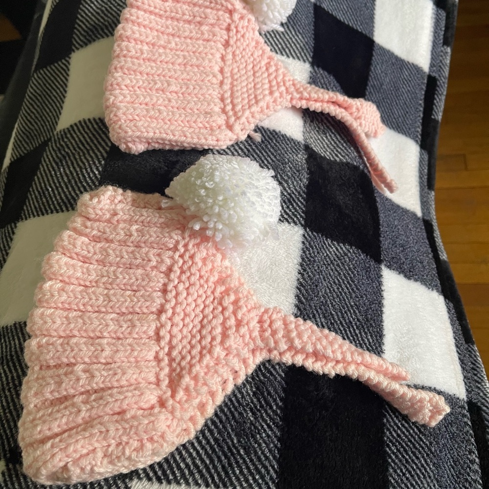 These Beautiful Twin Girls Hats   For Newborns 🌸